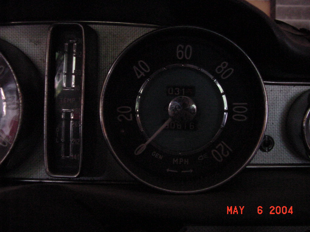 dash speedometer.jpg